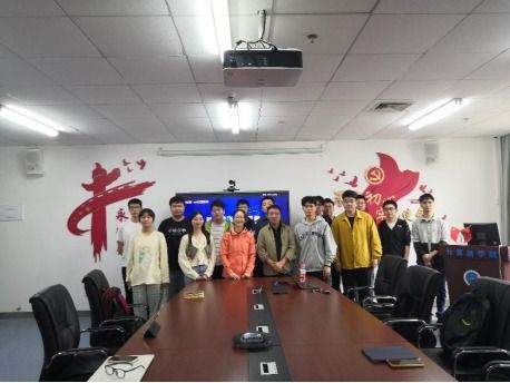 軟件工程系開展“企業(yè)專家進(jìn)課堂”系列活動（一） 探究工業(yè)智能產(chǎn)品的軟件開發(fā)之路